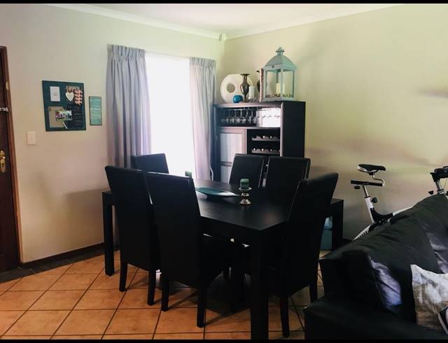 2 BEDROOM SIMPLEX TO LET IN BOARDWALK